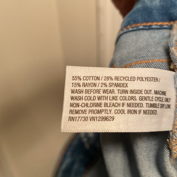 Brand New Art Class Light Wash Low-Rise Flare Leg Jeans…size 10 - Picture 4 of 5